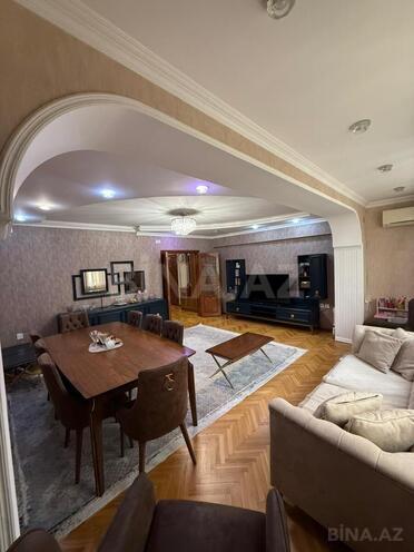 Satılır 2 otaqlı köhnə tikili 75 m², 28 May m., photo 1 from 13