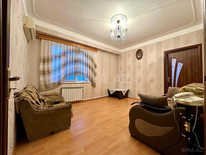 Продаётся 2-комн. вторичка 50 м², м. Кара Караев, photo 1 from 15