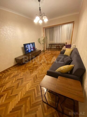 Satılır 3 otaqlı köhnə tikili 90 m², 8-ci mikrorayon q., photo 1 from 11