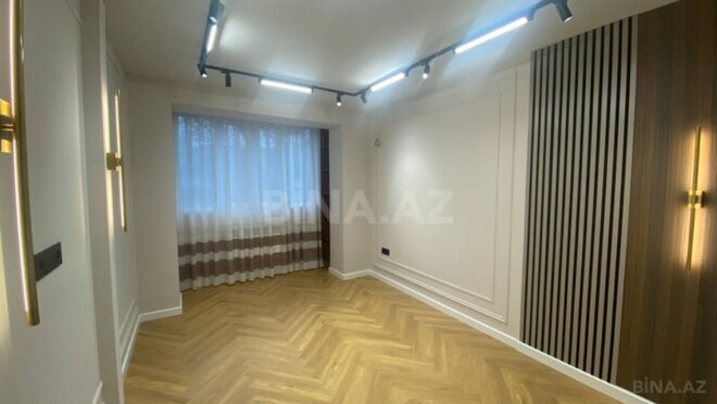 Satılır 2 otaqlı köhnə tikili 45 m², 8 Noyabr m., photo 1 from 16