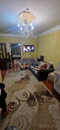 Satılır 2 otaqlı köhnə tikili 45 m², İnşaatçılar m., photo 1 from 8