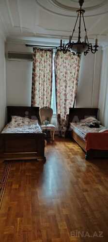 Продаётся 4-комн. вторичка 110 м², м. Элмляр Академиясы, photo 5 from 11