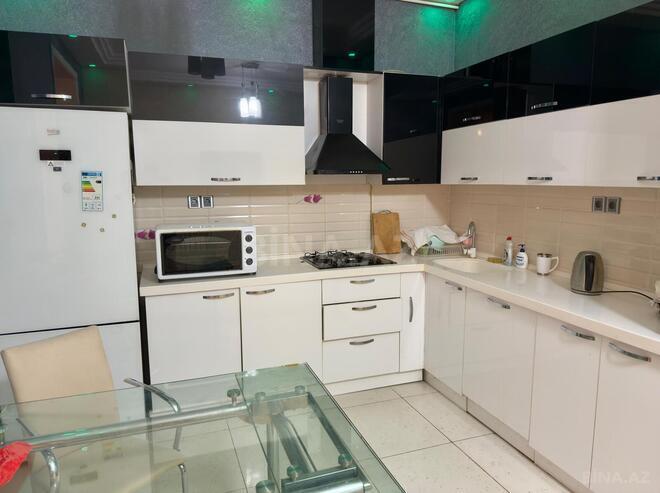 Satılır 2 otaqlı köhnə tikili 86 m², Elmlər Akademiyası m., photo 1 from 16