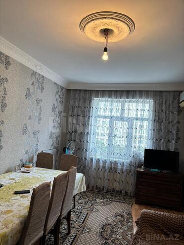 Продаётся 3-комн. вторичка 70 м², м. Ази Асланов, photo 1 from 18