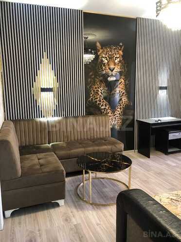 Сдаётся 2-комн. вторичка 55 м², м. 20 января, photo 1 from 9