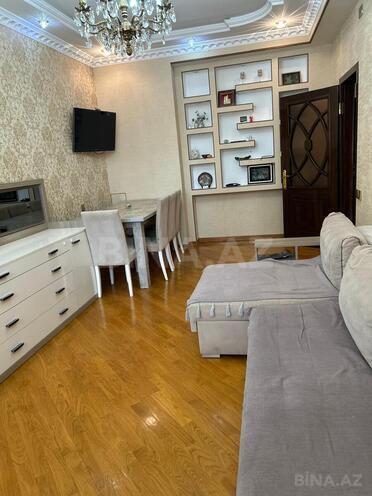 Сдаётся 2-комн. вторичка 70 м², м. Нефтчиляр, photo 3 from 13