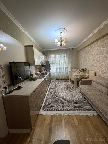 Продаётся 3-комн. вторичка 65 м², photo 1 from 12