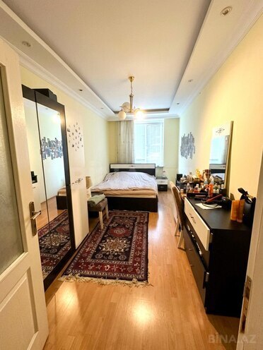 Продаётся 3-комн. вторичка 80 м², м. Низами, photo 8 from 12