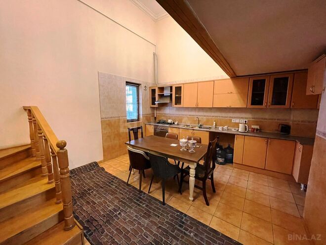 Satılır 4 otaqlı köhnə tikili 200 m², Sahil m., photo 10 from 18