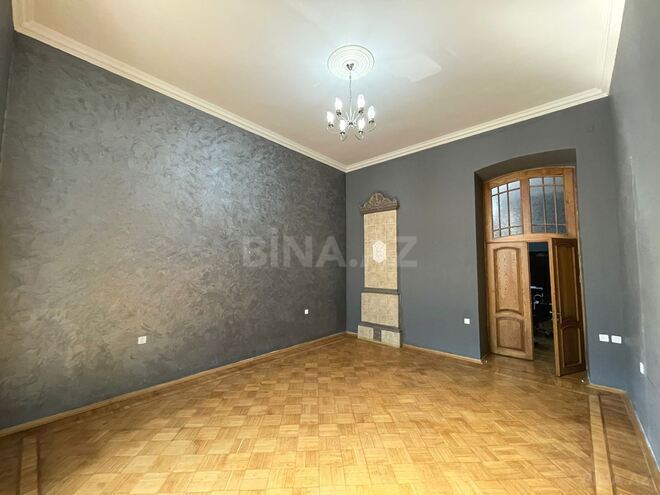 Satılır 4 otaqlı köhnə tikili 200 m², Sahil m., photo 7 from 18