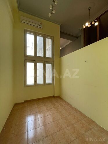 Satılır 4 otaqlı köhnə tikili 200 m², Sahil m., photo 8 from 18