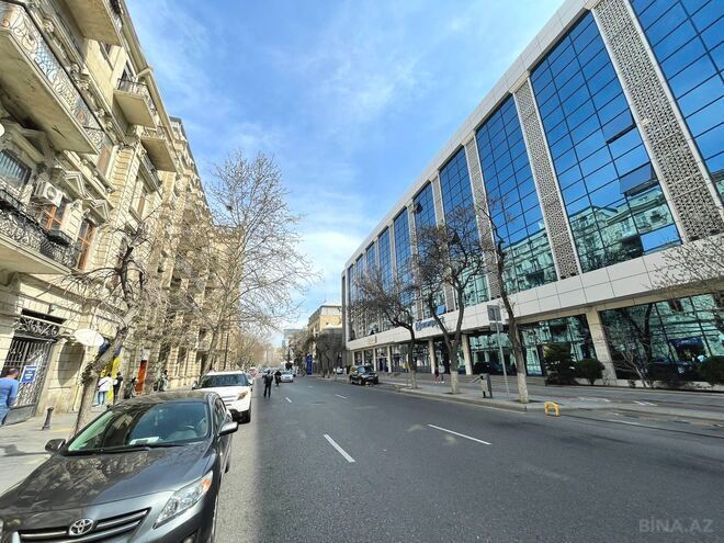 Satılır 4 otaqlı köhnə tikili 200 m², Sahil m., photo 16 from 18