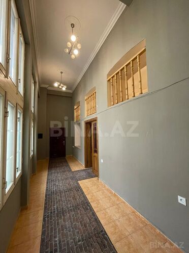 Satılır 4 otaqlı köhnə tikili 200 m², Sahil m., photo 9 from 18
