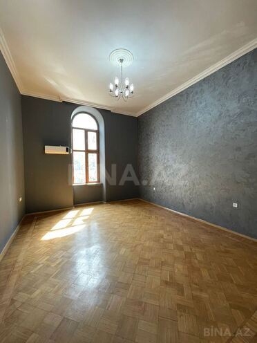 Satılır 4 otaqlı köhnə tikili 200 m², Sahil m., photo 6 from 18