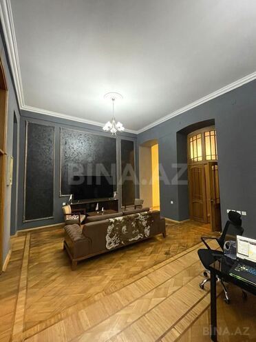 Satılır 4 otaqlı köhnə tikili 200 m², Sahil m., photo 3 from 18