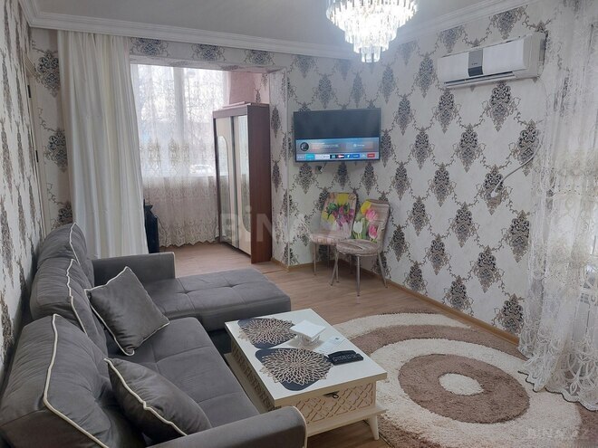 Продаётся 2-комн. вторичка 45 м², м. Элмляр Академиясы, photo 1 from 13