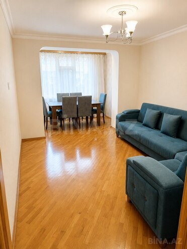 Продаётся 2-комн. вторичка 55 м², м. Иншаатчылар, photo 1 from 12