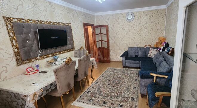 Продаётся 3-комн. вторичка 75 м², м. Ази Асланов, photo 3 from 14