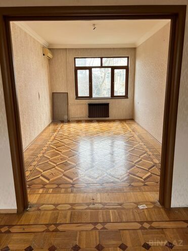 Продаётся 3-комн. вторичка 60 м², м. Гянджлик, photo 1 from 7