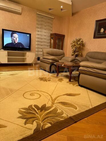 Сдаётся 3-комн. новостройка 150 м², м. Низами, photo 5 from 24