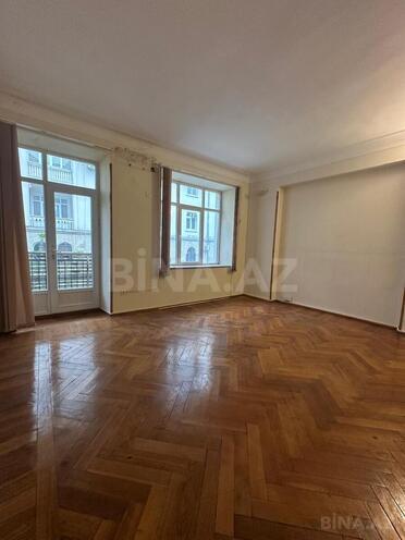 Продаётся 3-комн. вторичка 90 м², м. Сахил, photo 1 from 10