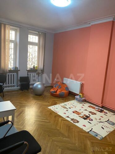 İcarəyə verilir 12 otaqlı həyət evi/bağ evi 900 m², Gənclik m., photo 10 from 32
