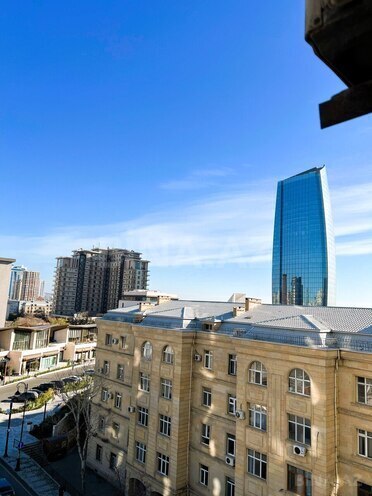 İcarəyə verilir 3 otaqlı yeni tikili 190 m², 28 May m., photo 6 from 20