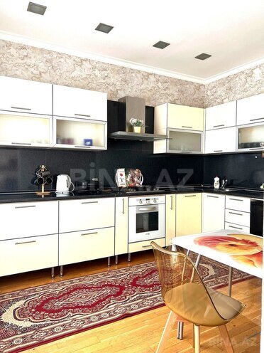 İcarəyə verilir 3 otaqlı yeni tikili 190 m², 28 May m., photo 12 from 20