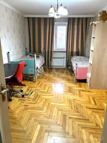 İcarəyə verilir 3 otaqlı köhnə tikili 75 m², Xalqlar Dostluğu m., photo 5 from 13