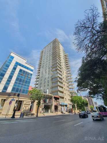 İcarəyə verilir 5 otaqlı ofis 250 m², 28 May m., photo 1 from 28