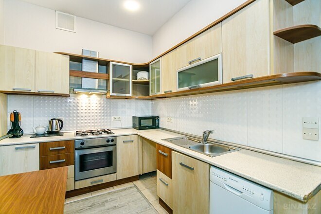 İcarəyə verilir 4 otaqlı köhnə tikili 150 m², Sahil m., photo 15 from 31