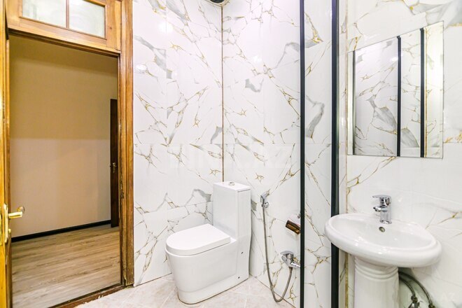 İcarəyə verilir 4 otaqlı köhnə tikili 150 m², Sahil m., photo 16 from 31