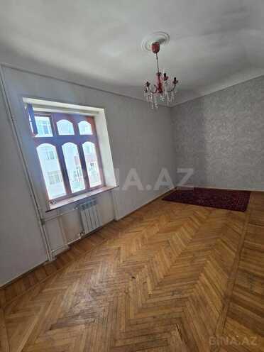 Продаётся 2-комн. вторичка 63 м², м. Элмляр Академиясы, photo 1 from 11