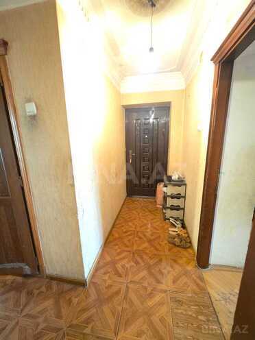 Продаётся 3-комн. вторичка 70 м², м. Иншаатчылар, photo 1 from 10
