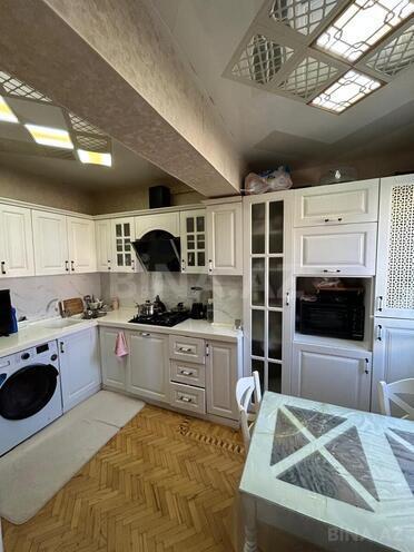 Satılır 4 otaqlı köhnə tikili 110 m², İnşaatçılar m., photo 18 from 25
