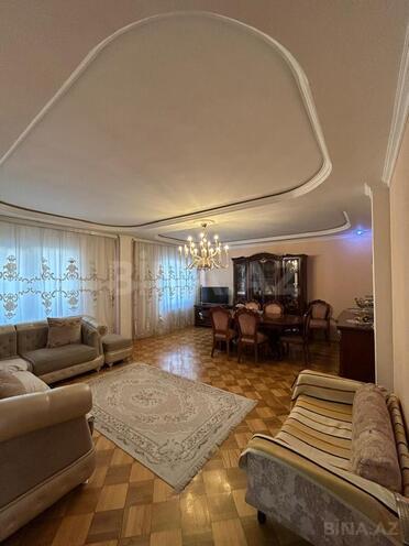 Satılır 4 otaqlı köhnə tikili 110 m², İnşaatçılar m., photo 3 from 25