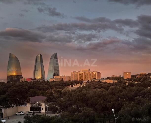 Satılır 4 otaqlı köhnə tikili 100 m², Elmlər Akademiyası m., photo 1 from 18