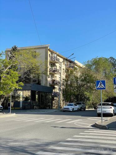Satılır 3 otaqlı köhnə tikili 70 m², Elmlər Akademiyası m., photo 1 from 19
