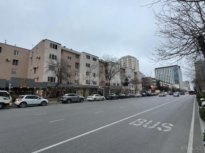 Satılır 2 otaqlı köhnə tikili 65 m², Nəsimi r., photo 1 from 17