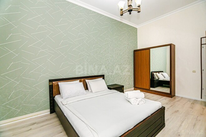 Сдаётся 3-комн. вторичка 84 м², м. Ичеришехер, photo 1 from 31