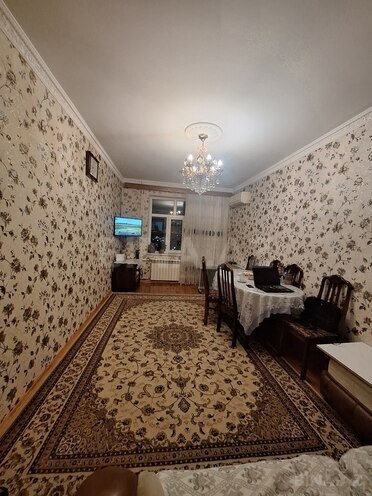 Продаётся 3-комн. вторичка 60 м², м. Ази Асланов, photo 1 from 12