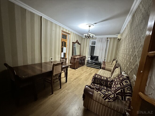 Продаётся 2-комн. вторичка 65 м², м. Ази Асланов, photo 1 from 20