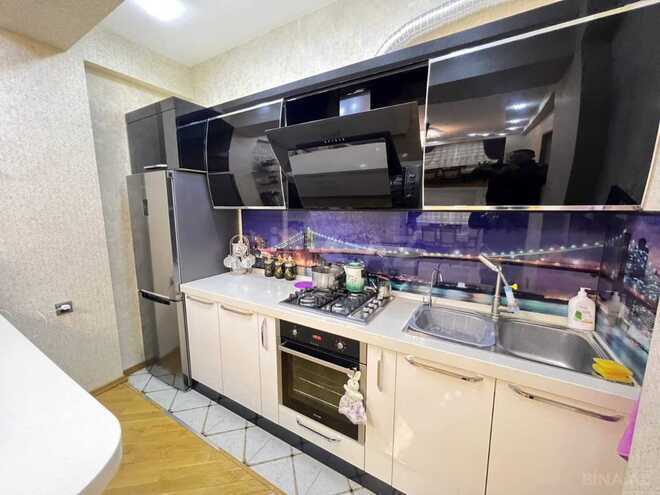 Satılır 4 otaqlı köhnə tikili 110 m², İnşaatçılar m., photo 5 from 8