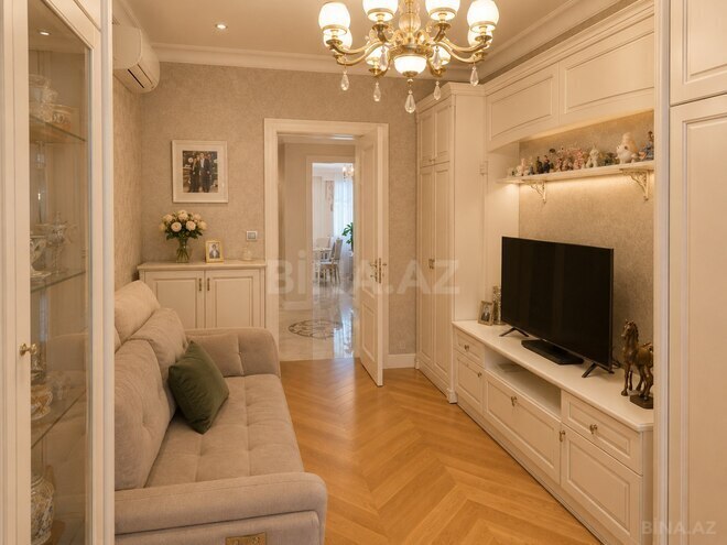 Продаётся 3-комн. новостройка 131 м², м. Низами, photo 9 from 16
