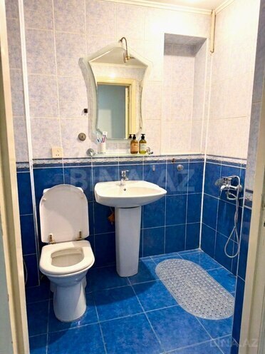 Продаётся 2-комн. вторичка 65 м², м. Ази Асланов, photo 11 from 13