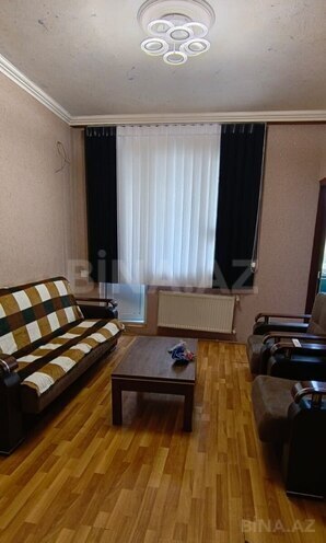 Сдаётся 3-комн. вторичка 60 м², м. 20 января, photo 1 from 13
