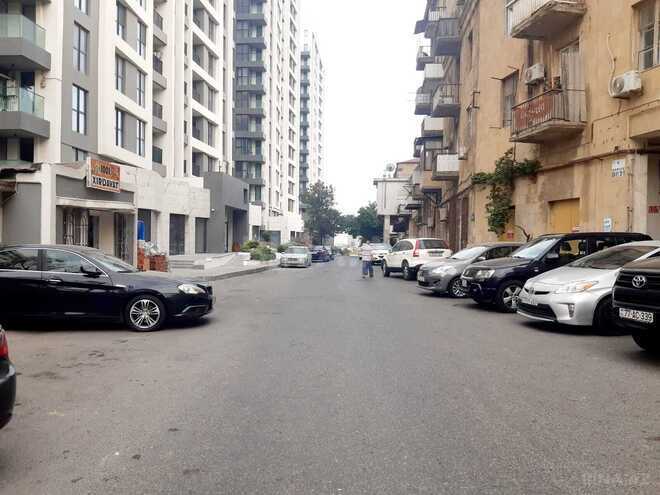 Satılır 3 otaqlı köhnə tikili 75 m², Bayıl q., photo 1 from 16