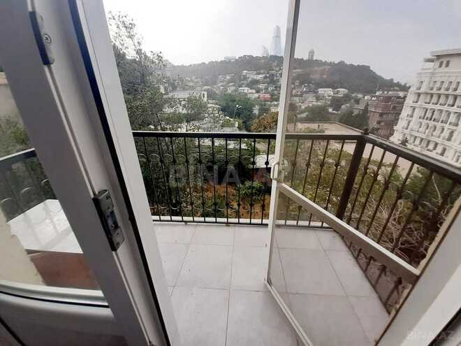 Satılır 3 otaqlı köhnə tikili 75 m², Bayıl q., photo 12 from 16