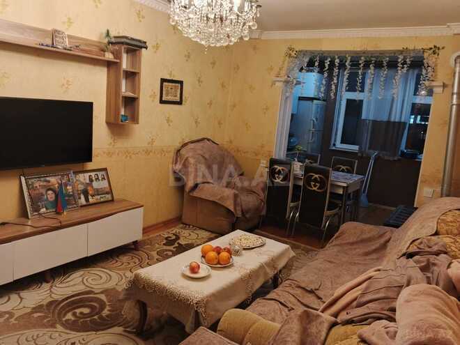 Satılır 4 otaqlı köhnə tikili 75 m², Neftçilər m., photo 1 from 12