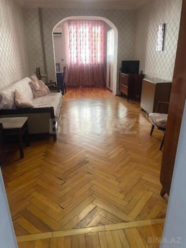 Satılır 2 otaqlı köhnə tikili 45 m², Nizami m., photo 1 from 17